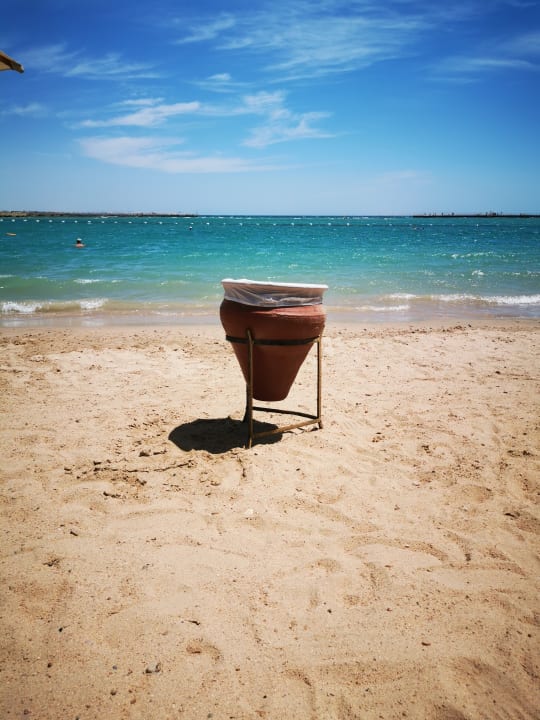 "Strand" Alf Leila Wa Leila (Hurghada) • HolidayCheck ...