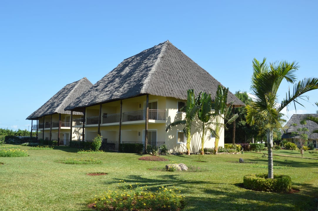In jedem Bungalow sind 8 Zimmer (4 oben, 4 unten) TUI Blue Bahari Zanzibar