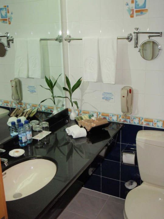 Bad RAMADA Pudong Airport  Hotel