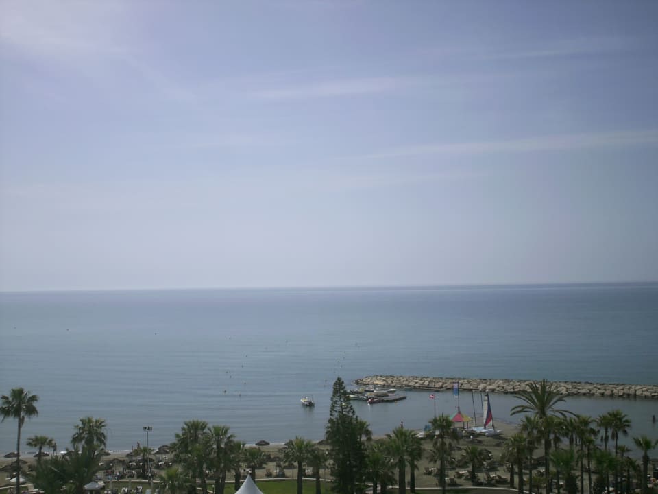 Ausblick The Golden Bay Beach Hotel