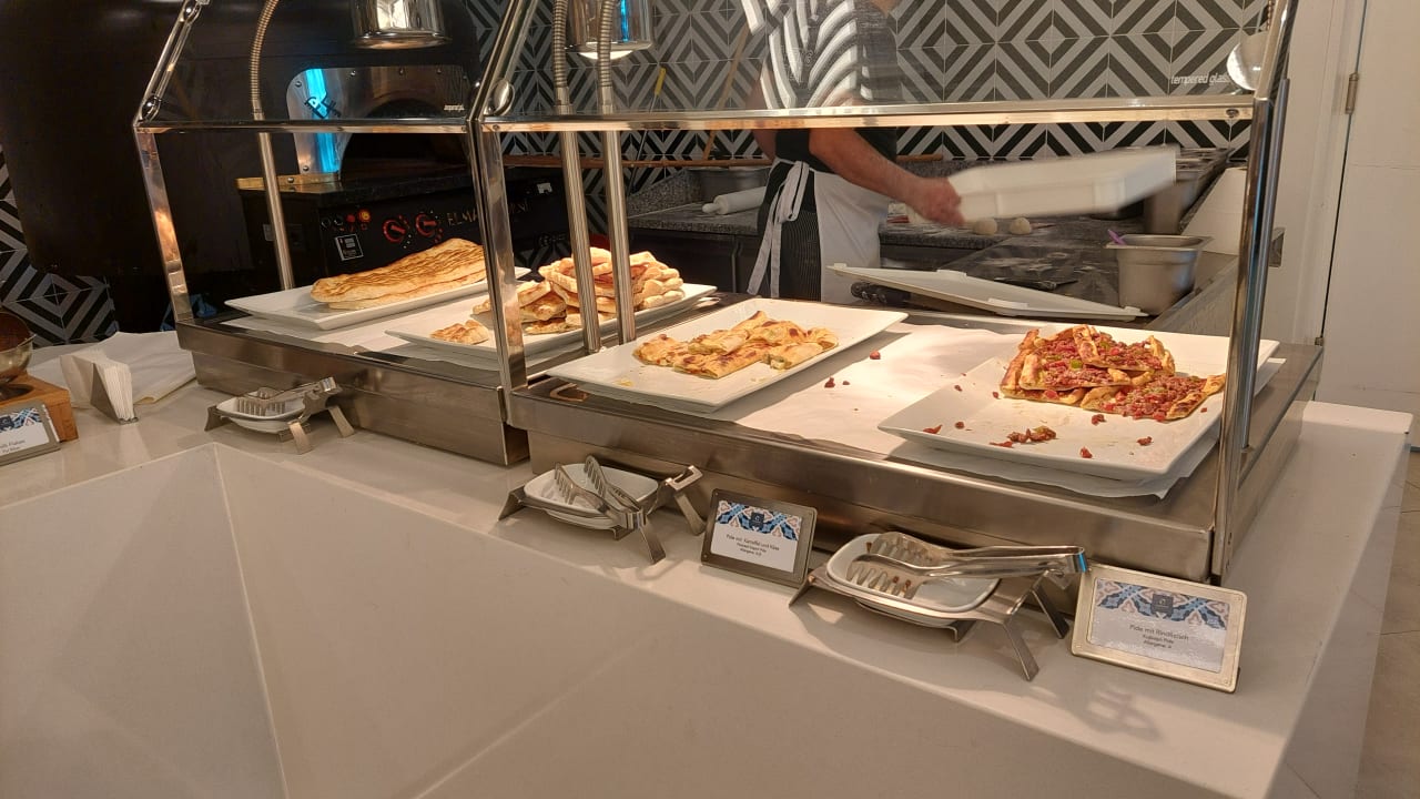 Gastro Jacaranda Luxury Resort