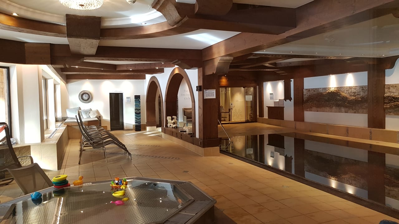 Pool Vitalhotel Edelweiss