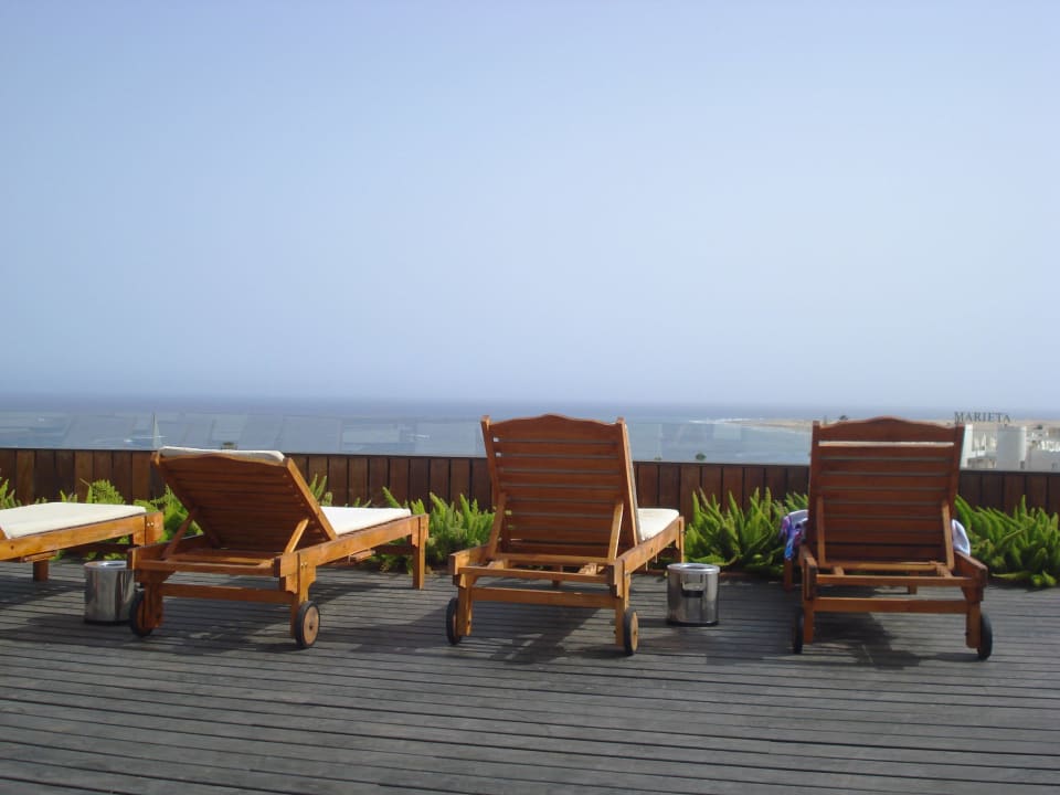 Wunderschöne Dachterrasse mit Whirlpool Bull Escorial & Spa