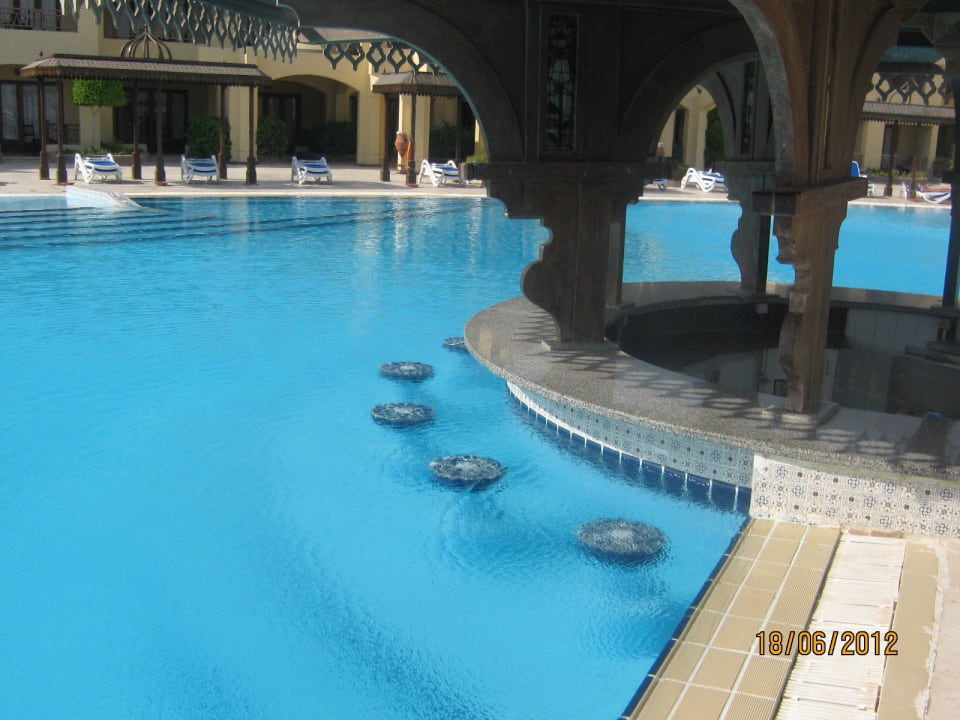 Bar w basenie Sunny Days Palma De Mirette Resort & Spa