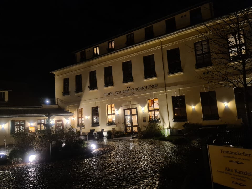 Außenansicht Ringhotel Schloss Tangermünde