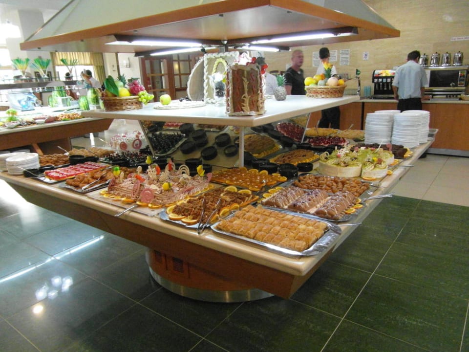 Reichaltiges Buffet Side Breeze Hotel