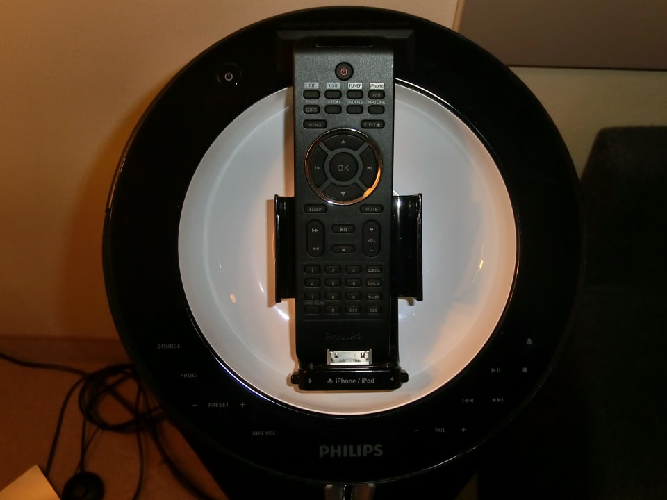 Multi-Media-Entertainment state-of-the-art Lindner Hotel Hamburg Am Michel, part of JdV by Hyatt