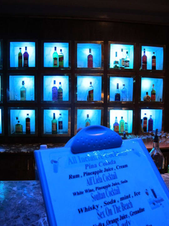 Cocktailbar bei Nacht Pickalbatros Alf Leila Wa Leila Resort - Neverland Hurghada