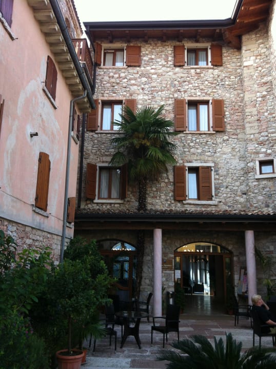 Außenansicht Eingang  Hotel Antico Monastero