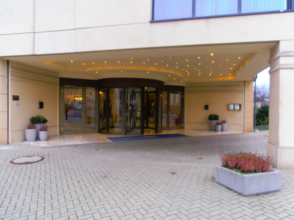 Eingang zum Hotel  Victor's Residenz-Hotel Erfurt