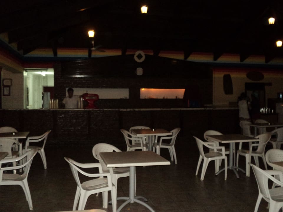 Drink bar przy basenie Holiday Park Resort