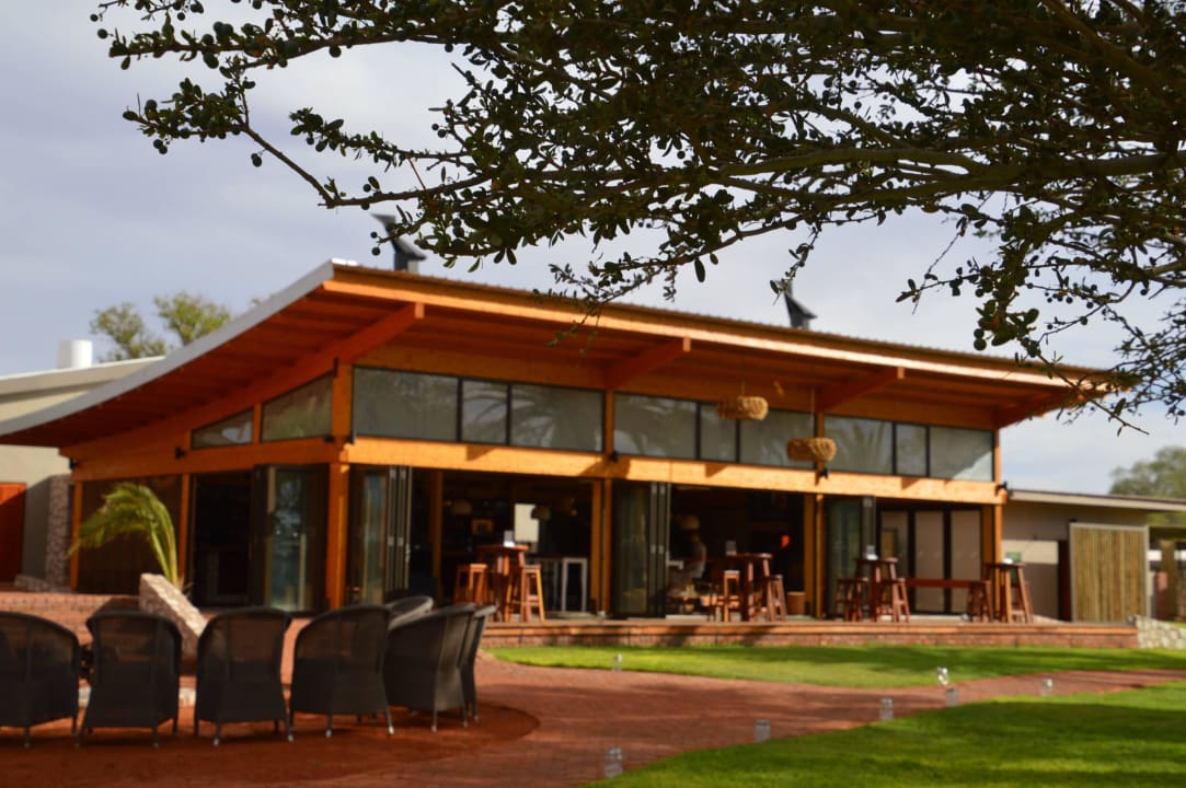 Futterstelle Kalahari Anib Lodge