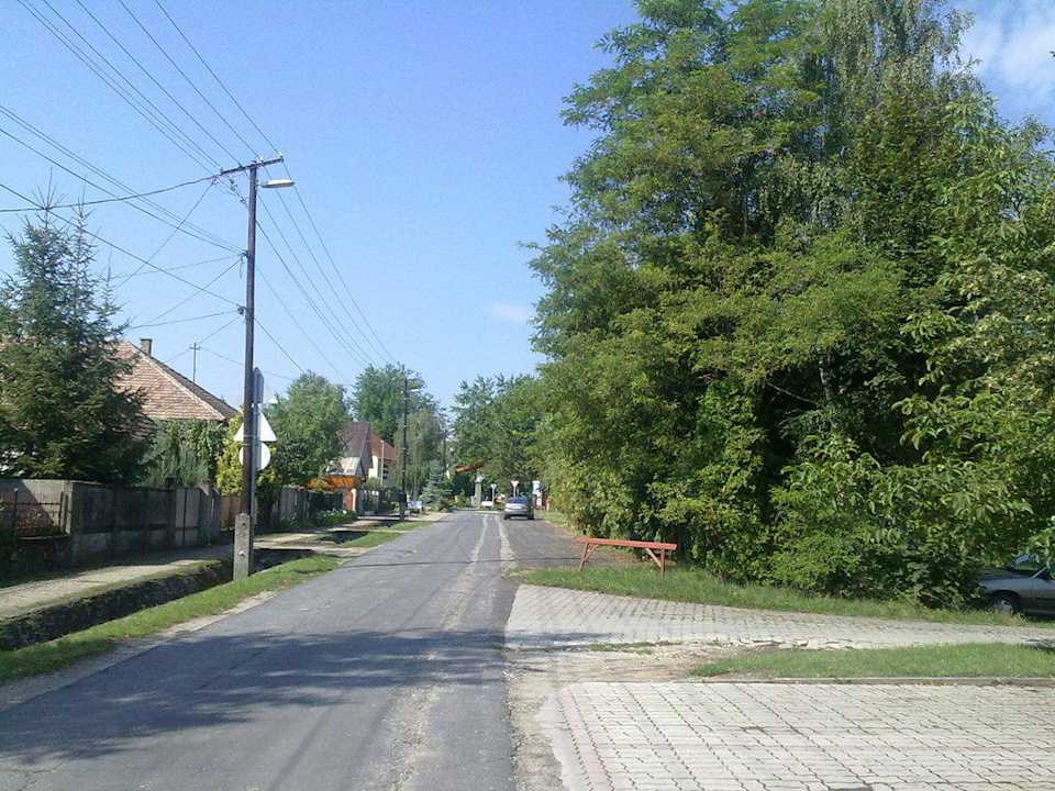 Strasse zur Pension und Therme Nyerges Gasthof