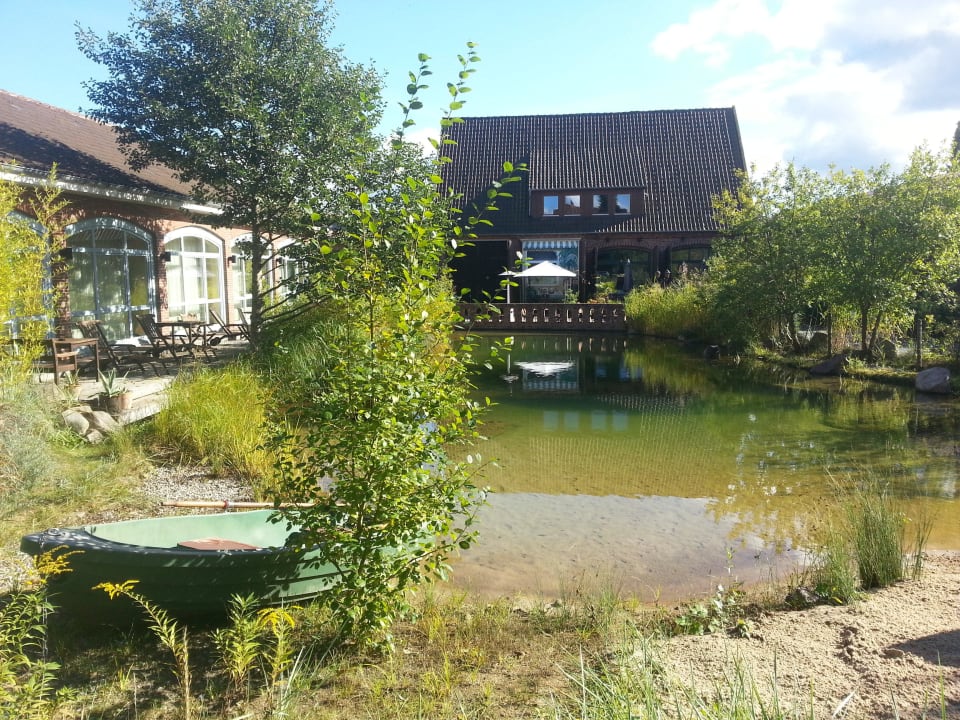 Garten mit Teich EUT-IN Hotel Alte Straßenmeisterei