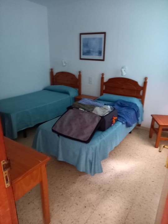 Zimmer Corona Roja