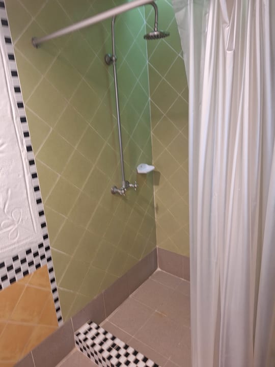 Zimmer Pattaya Garden Resort