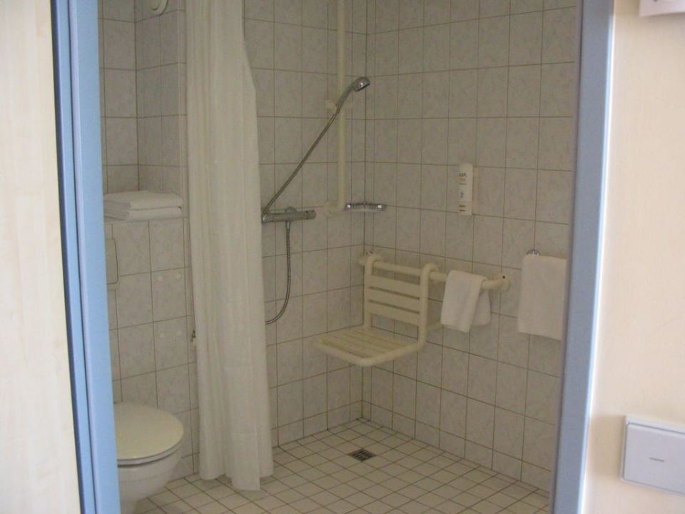 Dusche Holiday Inn Express Berlin City Center