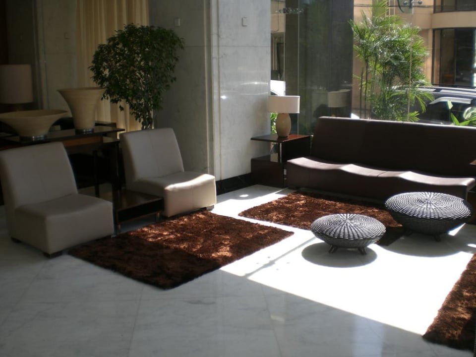 Lobby Hotel City Garden Suites