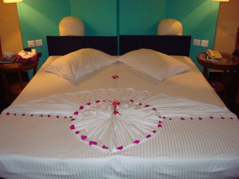 Unser Doppelbett Adaaran Select Meedhupparu Island Resort - Premium All Inclusive