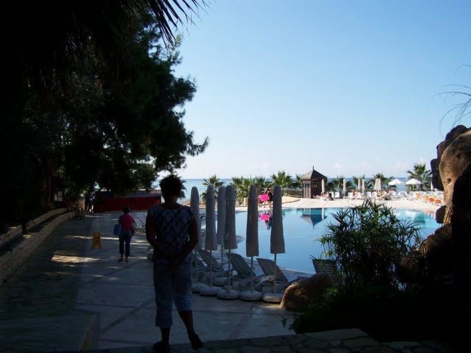 Am Terrassen-Pool Melas Holiday Village