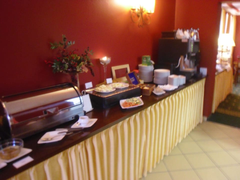 Rührei, Speck & Frikadellen im Rechaud Hotel Harmonie