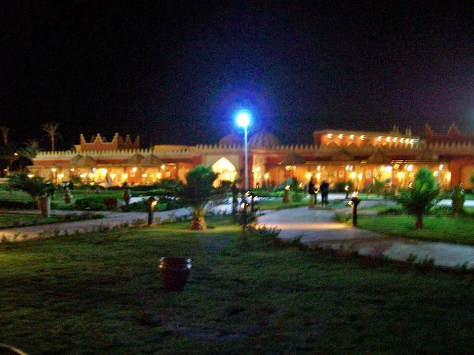 Bei Dunkelheit  Pickalbatros Alf Leila Wa Leila Resort - Neverland Hurghada