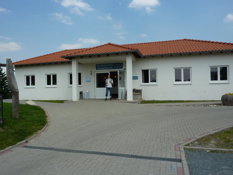 Die neu gebaute Rezeption im separaten Haus Landhotel Harz