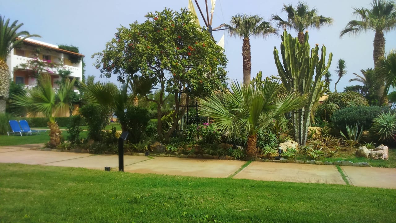 Garten Anissa Beach & Village