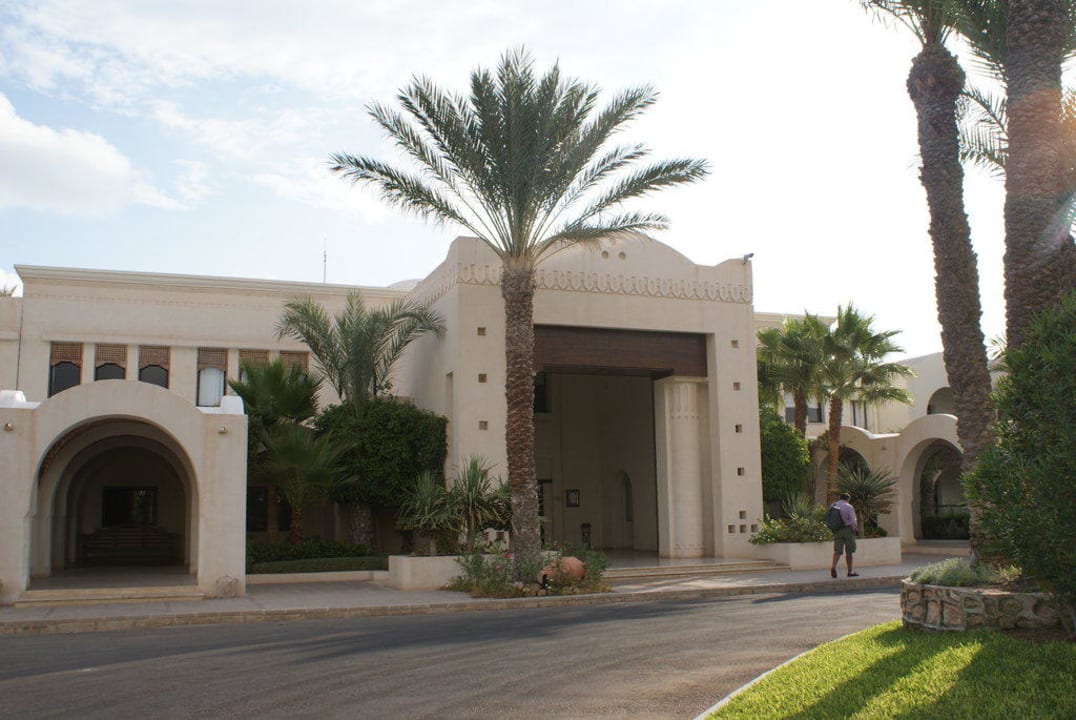 Eingang Hotel Sentido Djerba Beach