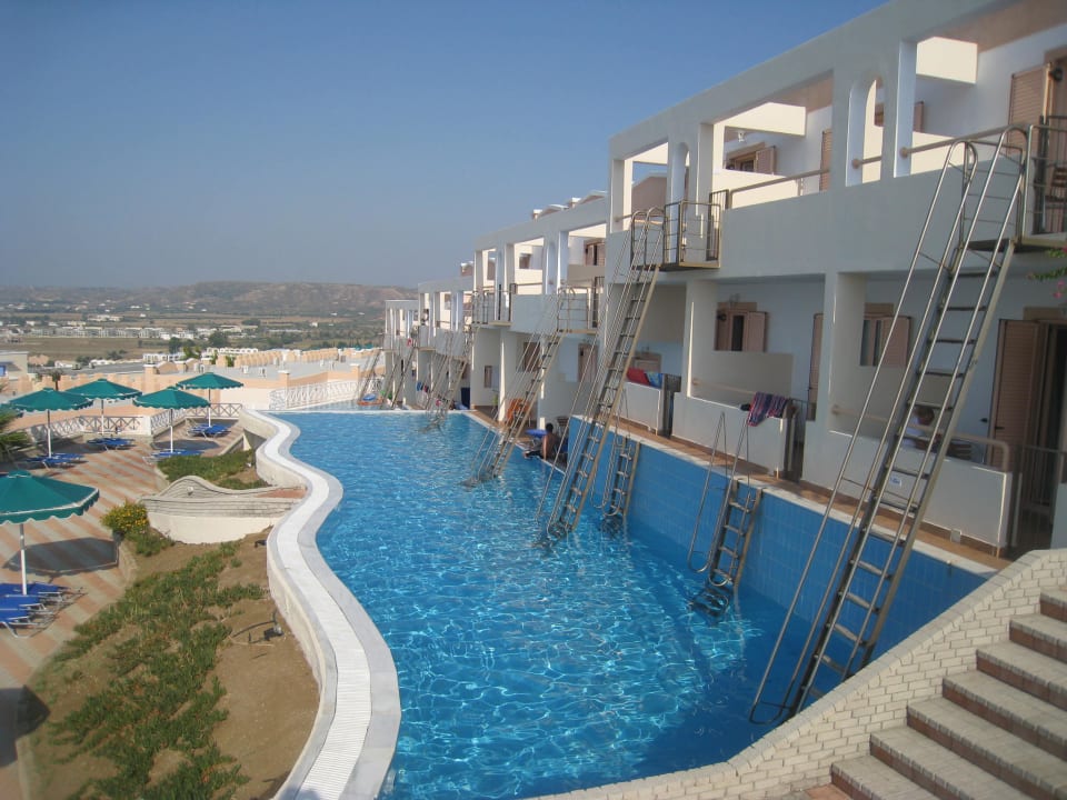 Familienzimmer mit Sharing-Pool Canvas by Mitsis Family Village