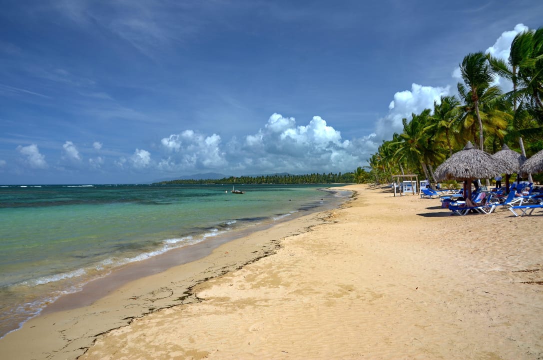 Linker Teil des Hotelstrandes Bahia Principe Grand El Portillo