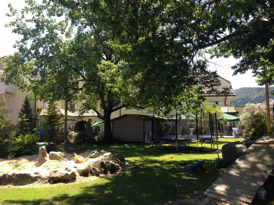 Biergarten mit Spielplatz Landhotel Koller