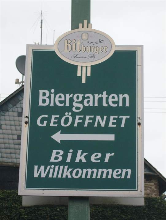 Von der Strasse aus gesehen Landgasthaus Alter Posthof