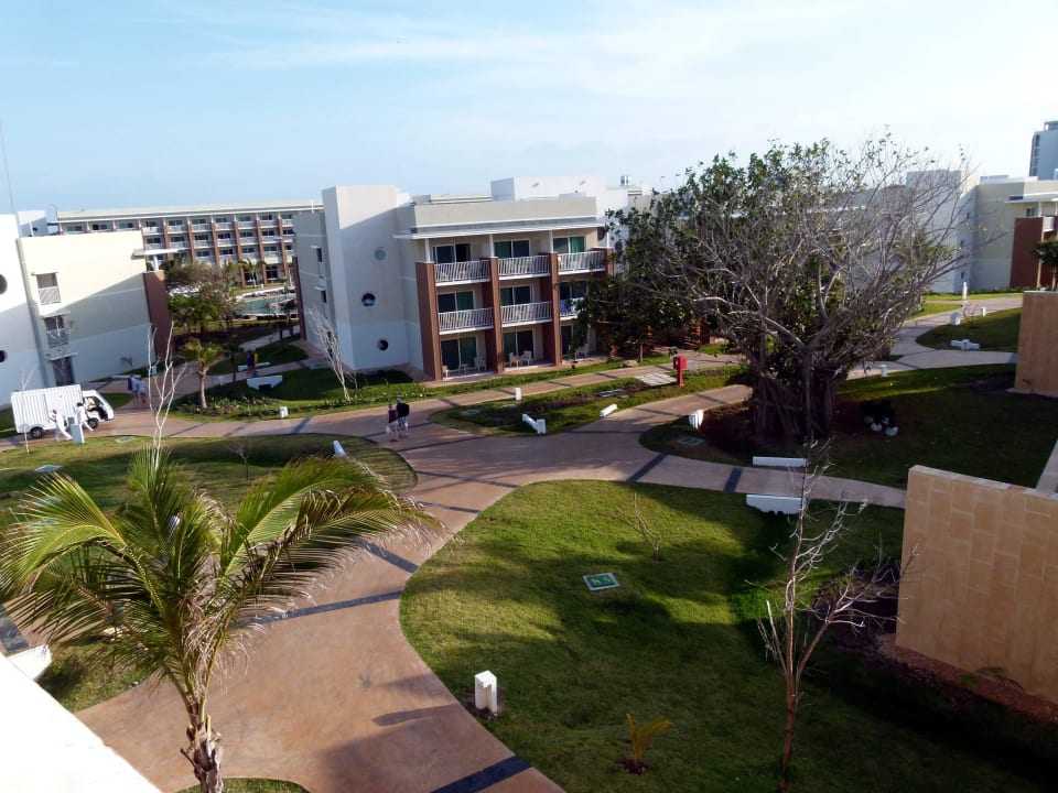 Blick vom Haupthaus richtung Pool Playa Vista Azul