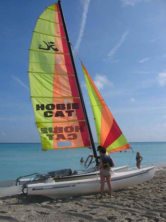 Catamaran am Beach Iberostar Origin Taínos