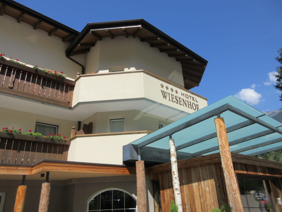 Außenansicht Hotel Wiesenhof Garden Resort