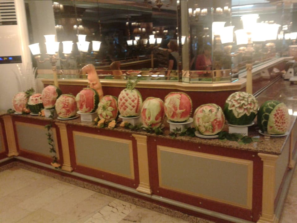 Wassermelonen-Dekoration   Botanik Hotel & Resort