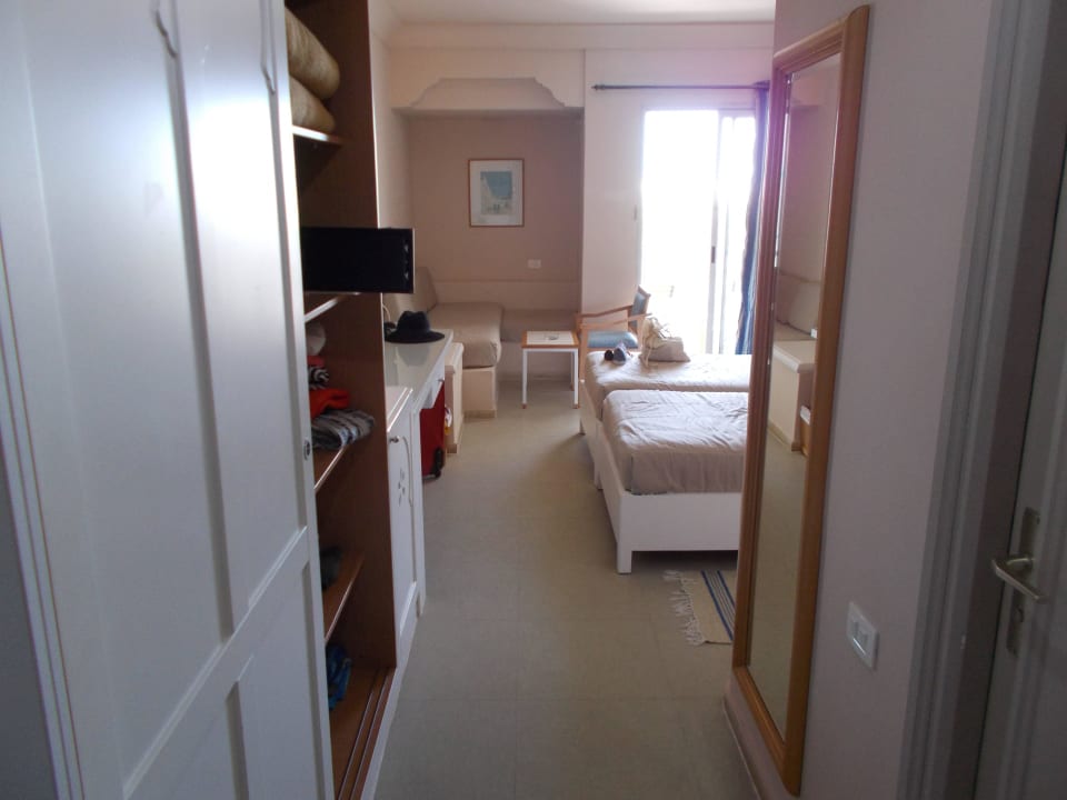 Blick vom Flur ins Zimmer Calimera Yati Beach