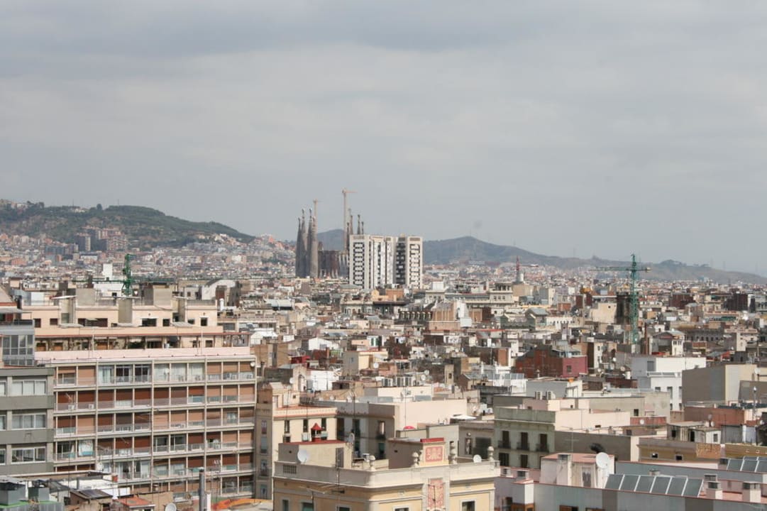 360° Aussicht von der Dachterrasse Hotel H10 Montcada