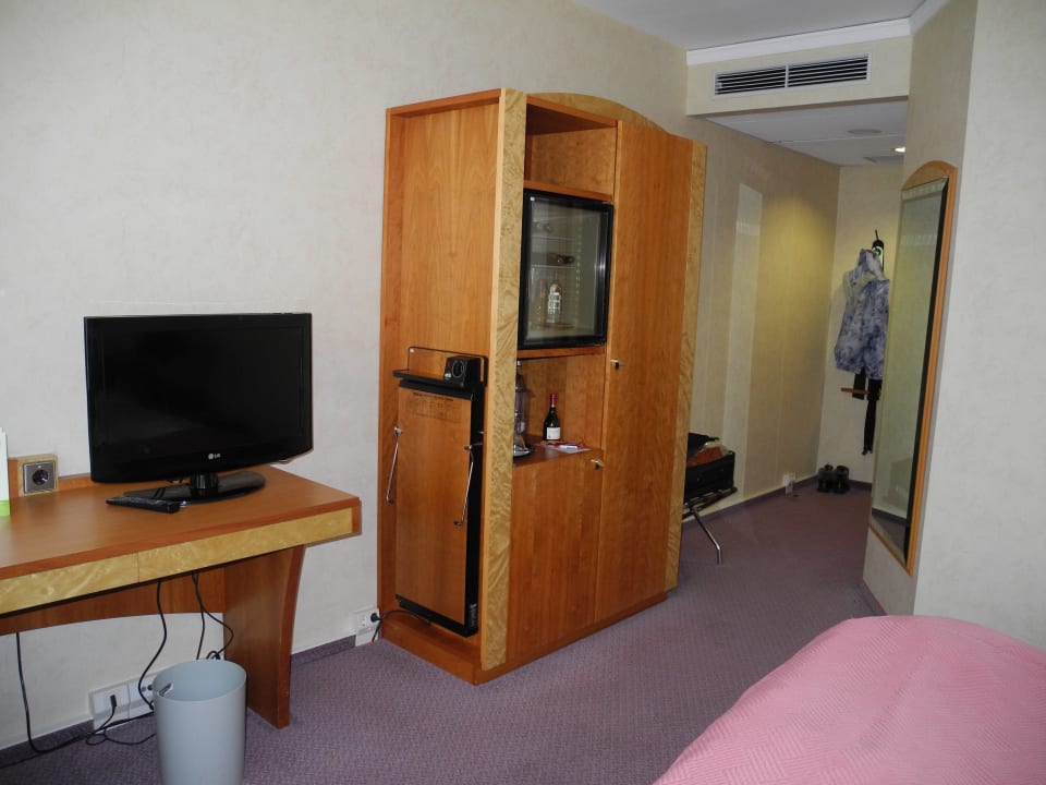 Minibar Lindner Hotel Cottbus