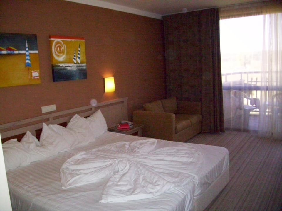 Zimmeransicht mit Bett HVD Clubhotel Miramar