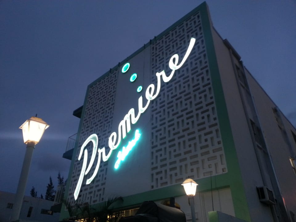 Abends Premiere Hotel