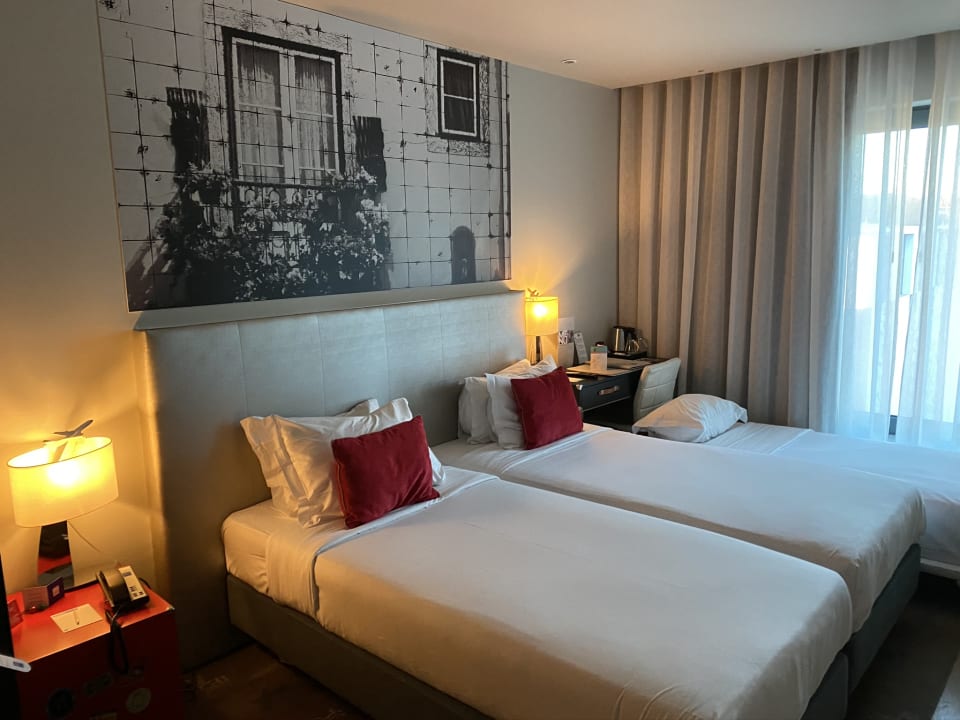 Zimmer Meliá Lisboa Aeroporto
