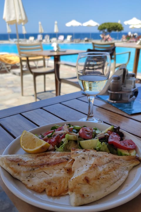 Gastro Maritimo Beach Hotel