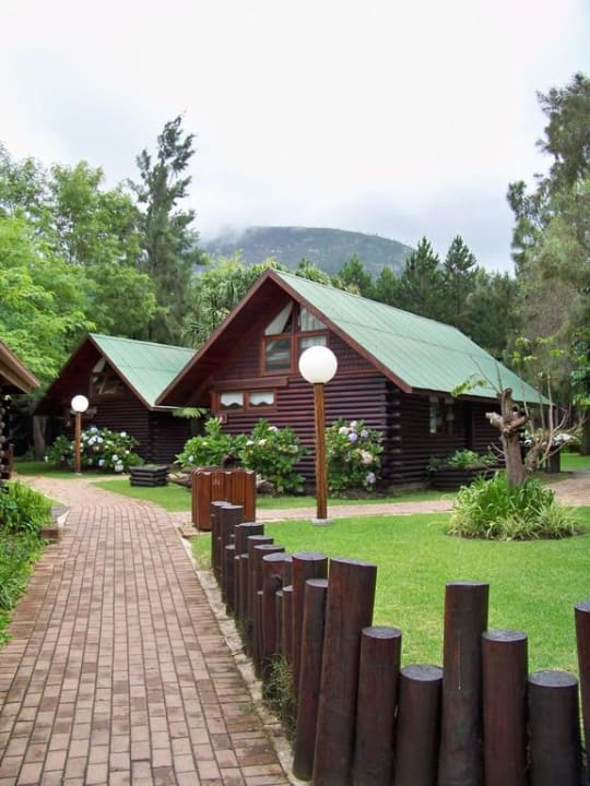 Die Hütten von außen Hotel Tsitsikamma Lodge