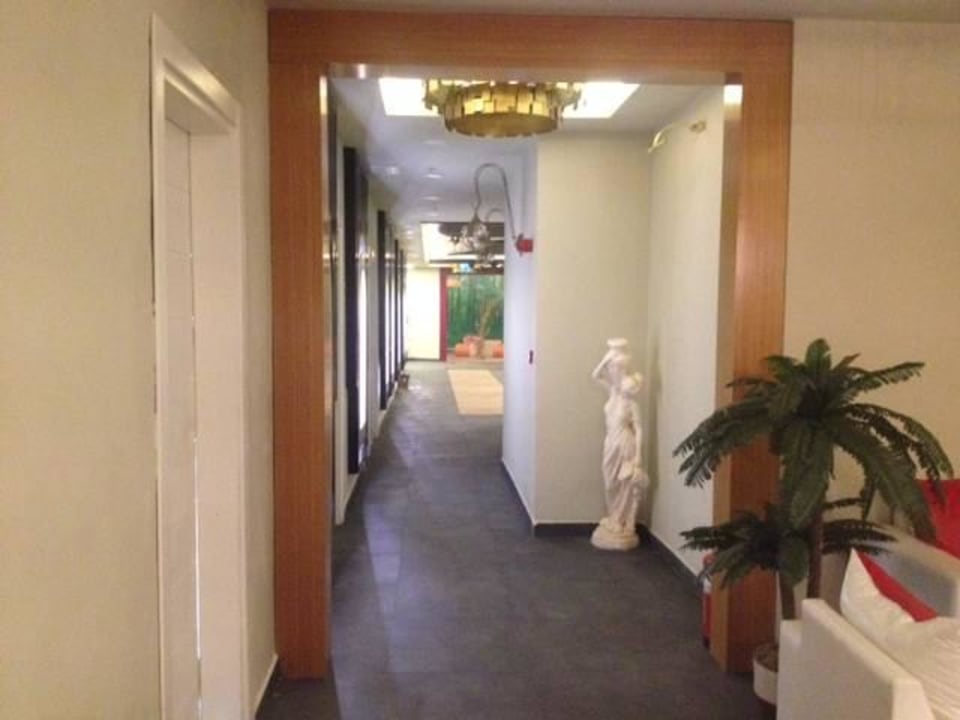 Hall of Massage Rooms / SPA Center  Palm World Side Resort & Spa