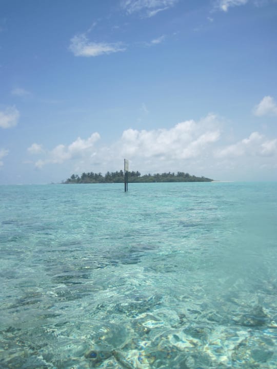 Eine kleine unbewohne Nachbarinsel Cinnamon Hakuraa Huraa Maldives