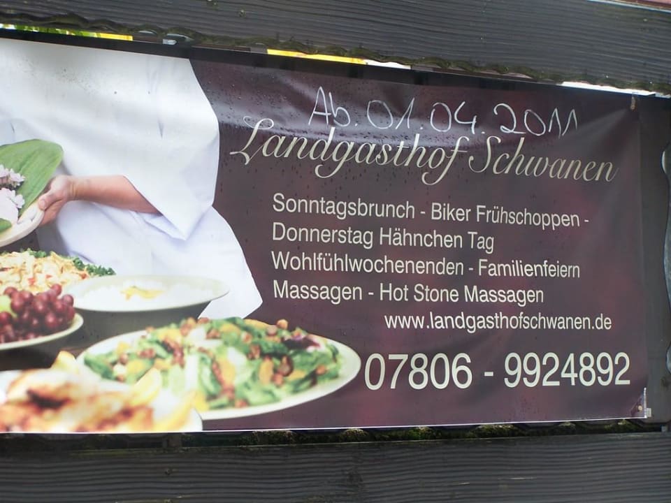 Werbung vom Landgasthof auf Parkplatz Gasthof Schwanen