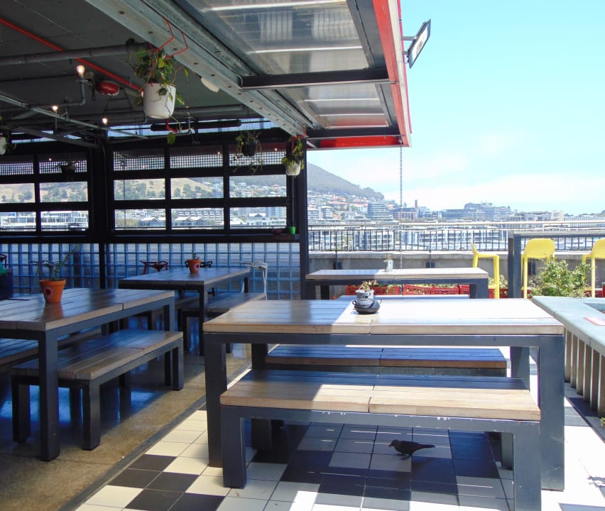 Gastro Radisson RED Cape Town