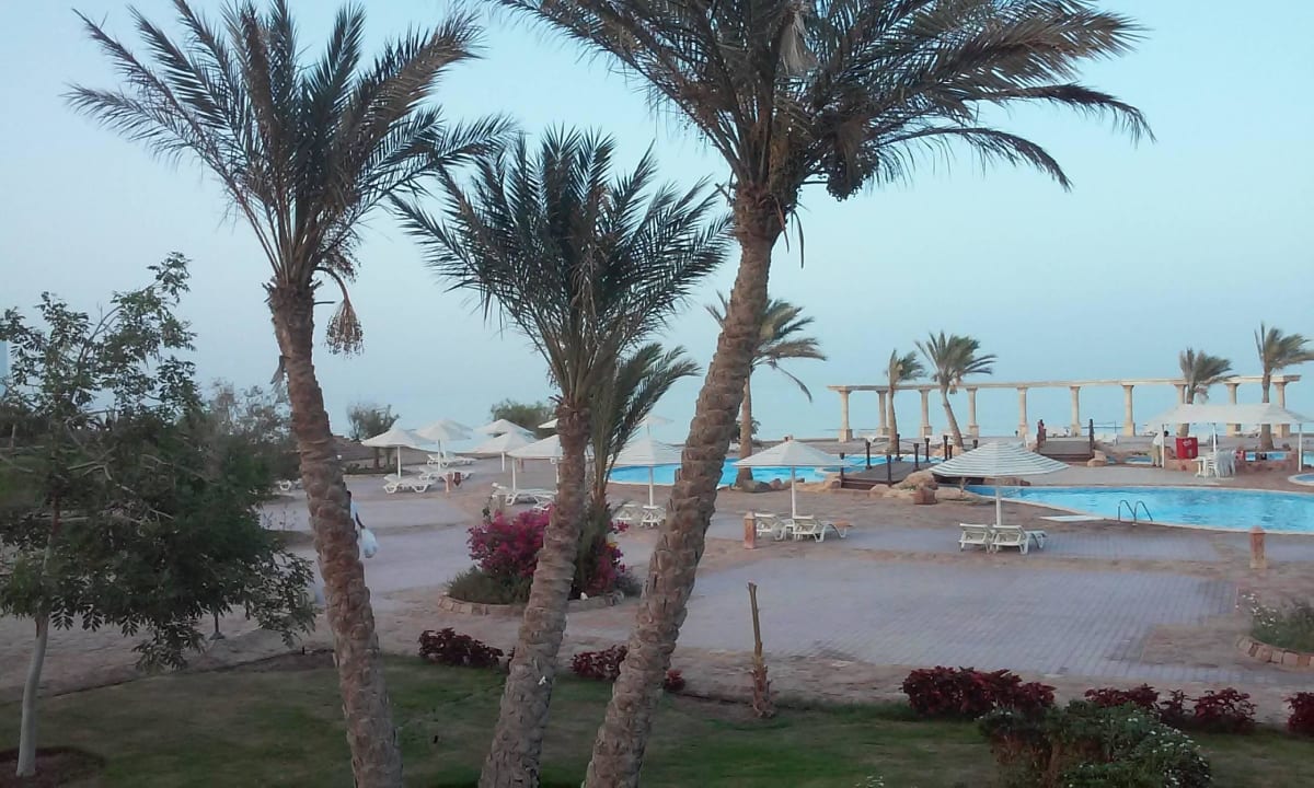 Basen centralny Three Corners Equinox Beach Resort